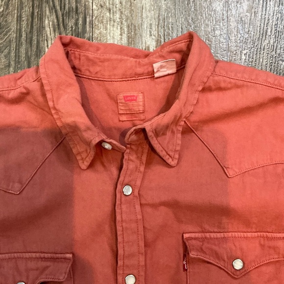 Levi's Men's Brick Red Casual Button Down Shirt - Picture 4 of 9